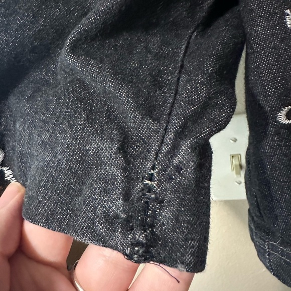 Embroidered Floral Dark Wash Denim Jean Jacket - Picture 4 of 6